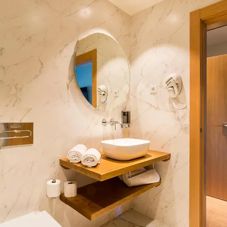 Gasthof La Mira De Gredos Hoyos del Espino