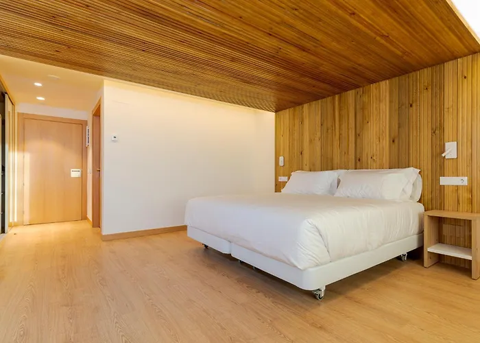 La Mira De Gredos 4*